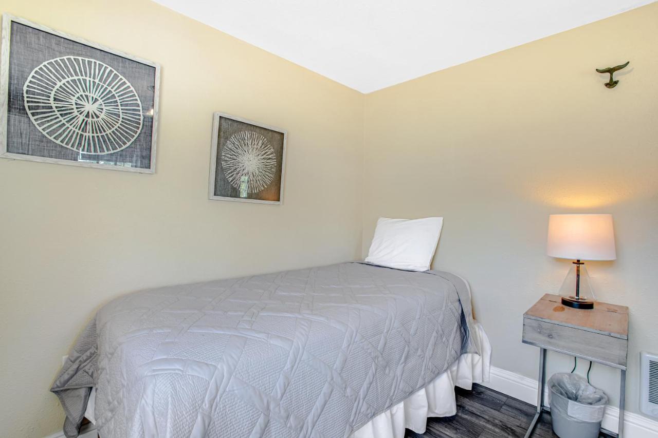 Вилла Siletz Bay Getaway Линкольн-Сити Экстерьер фото