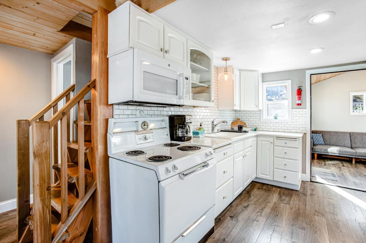 Вилла Siletz Bay Getaway Линкольн-Сити Экстерьер фото